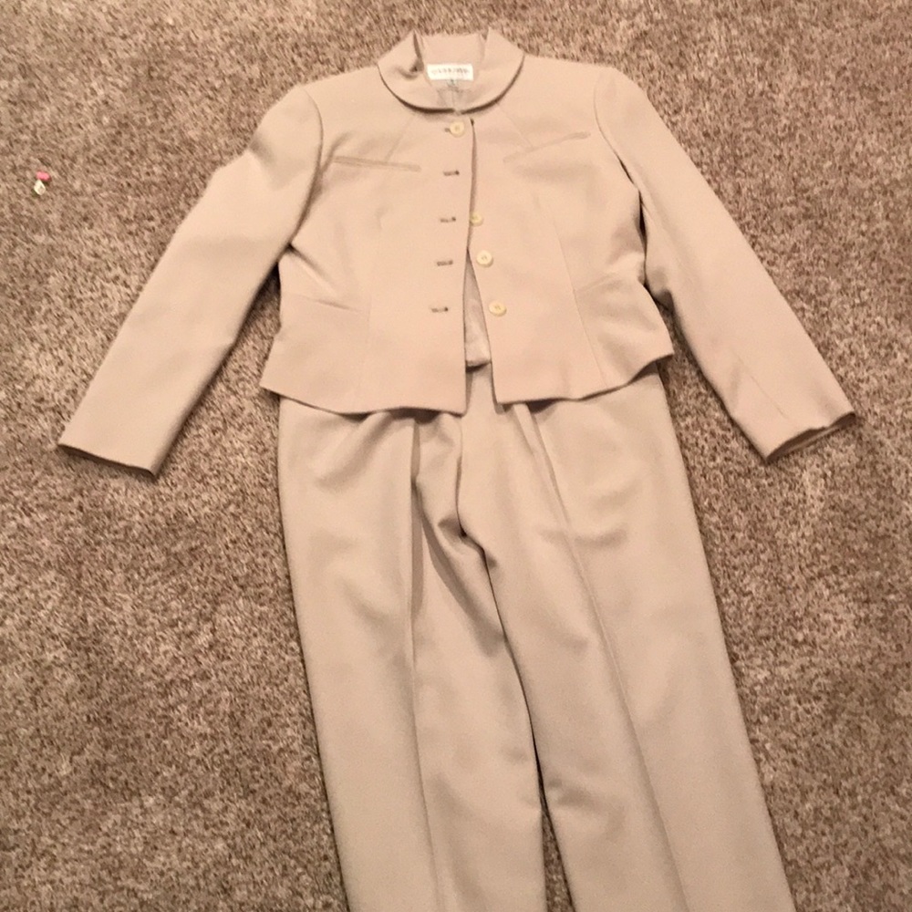 Ladies suit